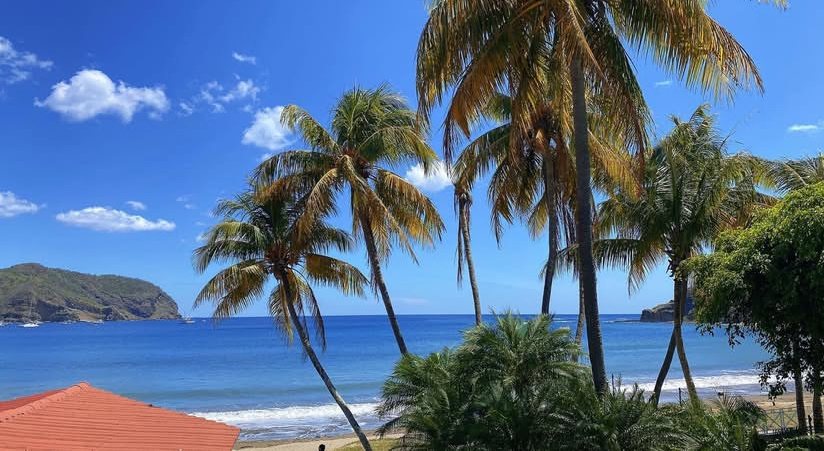 Casa Sol y Mar  Beachfront